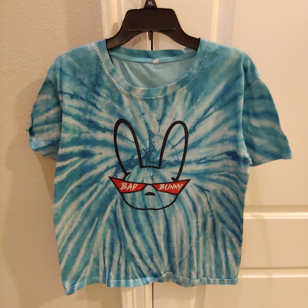 Bad Bunny Mens T shirt Blue Size Large Tie Dye